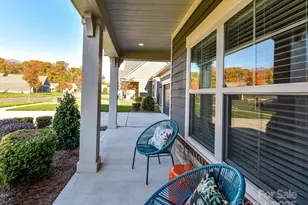 1026 Galloway Dr, Matthews, NC 28104 - Photo 2