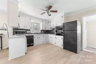 1301 Laurel Ln, Gastonia, NC 28054 - Photo 12