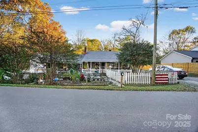 611 W Main Street Extension, Lincolnton, NC 28092 - Photo 1
