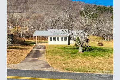 1879 White Oak Road, Burnsville, NC 28714 - Photo 1