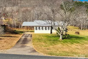 1879 White Oak Rd, Burnsville, NC 28714 - Photo 1