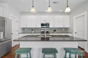 2316 Double Oaks Rd, Charlotte, NC 28206 - Photo 8