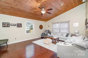 7088 Wateredge Dr, Sherrills Ford, NC 28673 - Photo 8