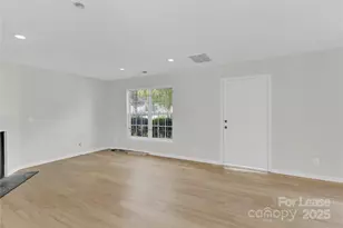 1315 Peach Park Ln, Charlotte, NC 28216 - Photo 8