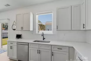 111 N Main St, Huntersville, NC 28078 - Photo 6