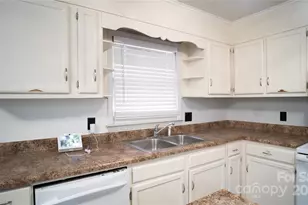 3916 David Cox Rd, Charlotte, NC 28269 - Photo 6