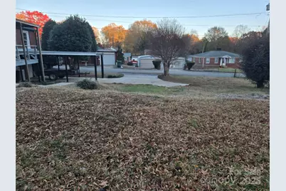 221 E Herman Street, Newton, NC 28658 - Photo 4