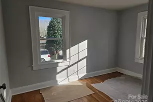 221 E Herman St, Newton, NC 28658 - Photo 12