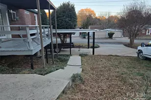 221 E Herman St, Newton, NC 28658 - Photo 8