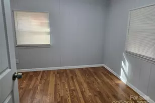 221 E Herman St, Newton, NC 28658 - Photo 14