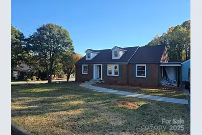 221 E Herman Street, Newton, NC 28658 - Photo 2