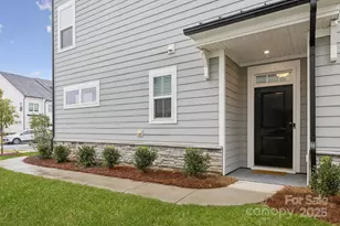 9420 Munsing Dr, Charlotte, NC 28269 - Photo 2