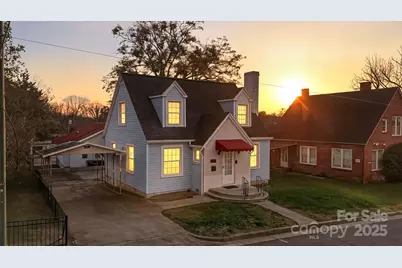 323 4th Street Place SW, Hickory, NC 28602 - Photo 1