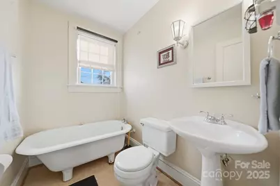 323 4th Street Place SW, Hickory, NC 28602 - Photo 16