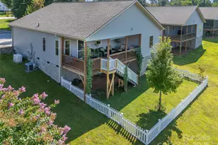 43 Middle St, Hendersonville, NC 28792 - Photo 32