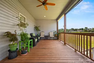 43 Middle St, Hendersonville, NC 28792 - Photo 18