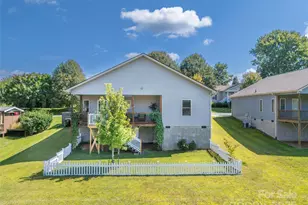 43 Middle St, Hendersonville, NC 28792 - Photo 34