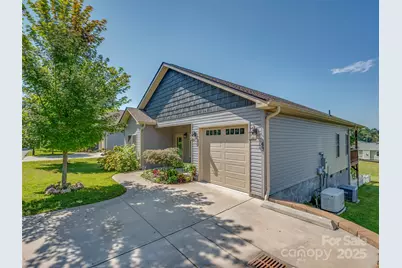 43 Middle Street, Hendersonville, NC 28792 - Photo 4