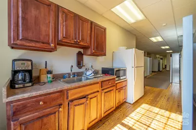 228 E Palmer Street, Franklin, NC 28734 - Photo 34