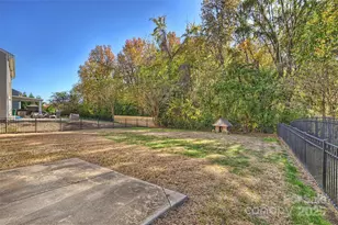 8026 Kelburn Ln, Charlotte, NC 28273 - Photo 40