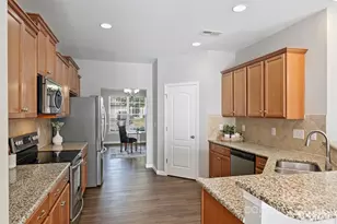 8026 Kelburn Ln, Charlotte, NC 28273 - Photo 10