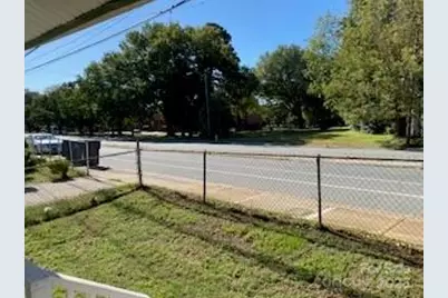 1906 Oaklawn Avenue, Charlotte, NC 28216 - Photo 4