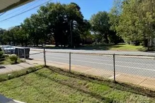 1906 Oaklawn Ave, Charlotte, NC 28216 - Photo 4