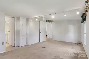 201 Cranbrook Cir, Hendersonville, NC 28792 - Photo 24