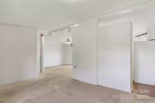 201 Cranbrook Cir, Hendersonville, NC 28792 - Photo 8