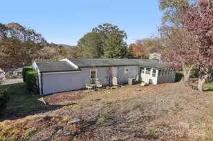 201 Cranbrook Cir, Hendersonville, NC 28792 - Photo 38