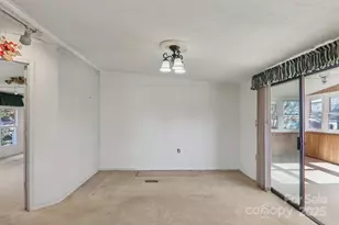 201 Cranbrook Cir, Hendersonville, NC 28792 - Photo 10