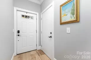 239 N Dotger Ave N, Charlotte, NC 28207 - Photo 2