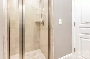 239 N Dotger Ave N, Charlotte, NC 28207 - Photo 20