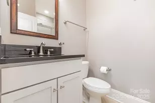 239 N Dotger Ave N, Charlotte, NC 28207 - Photo 20