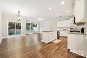 5020 Harris Woods Blvd, Charlotte, NC 28269 - Photo 12