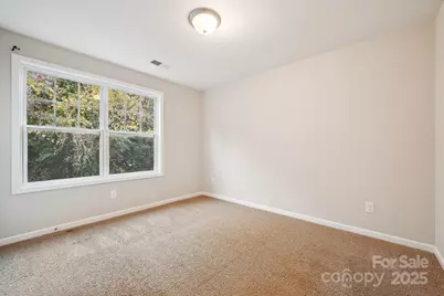 5020 Harris Woods Boulevard, Charlotte, NC 28269 - Photo 22