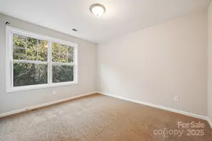 5020 Harris Woods Blvd, Charlotte, NC 28269 - Photo 22