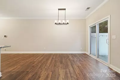 5020 Harris Woods Boulevard, Charlotte, NC 28269 - Photo 10