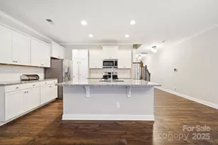 5020 Harris Woods Blvd, Charlotte, NC 28269 - Photo 6