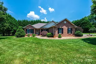 1784 New Star Dr, Newton, NC 28658 - Photo 2