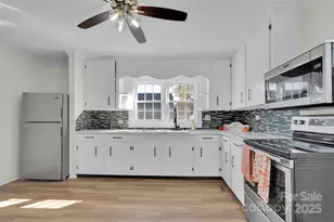 201 W McCubbins St, Salisbury, NC 28144 - Photo 14