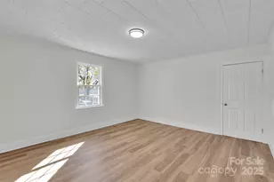 201 W McCubbins St, Salisbury, NC 28144 - Photo 8