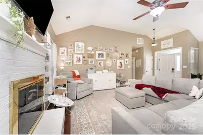 7024 Passeres Court, Charlotte, NC 28215 - Photo 6