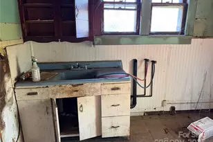 34 Bradley St, Asheville, NC 28806 - Photo 8