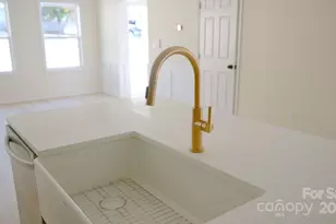 503 Granby Cir, Charlotte, NC 28217 - Photo 6