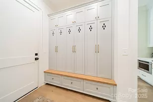 953 Poindexter Dr, Charlotte, NC 28209 - Photo 16