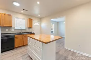 5114 Brooktree Dr, Charlotte, NC 28208 - Photo 8