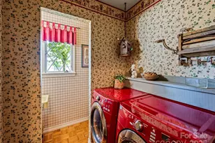 134 Lone Oak Dr, Clyde, NC 28721 - Photo 2