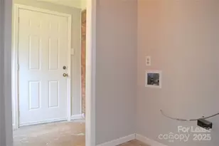 7043 Crossridge Rd, Charlotte, NC 28214 - Photo 14