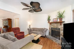 8031 Gera Emma Dr, Charlotte, NC 28215 - Photo 4